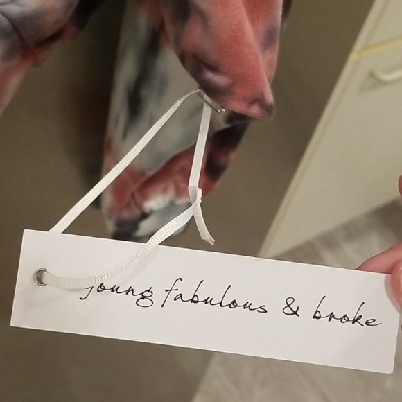 💕YOUNG FABULOUS & BROKE💕 Tie Dye Hoodie Small/Medium NWT - Picture 5 of 7